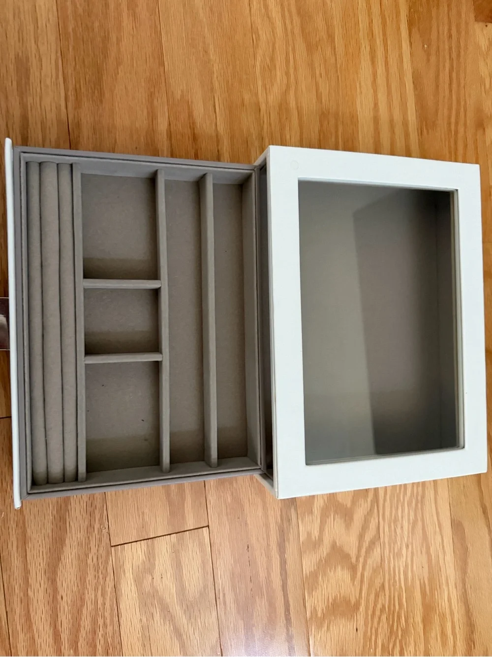 Saint Ivvv Jewelry Organizer Box in White with Gray Interior